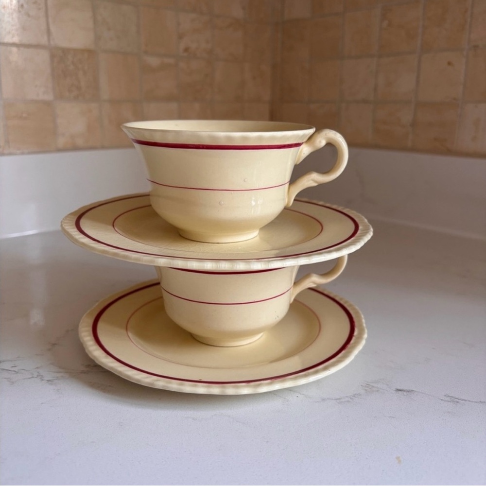 Alfred Meakin Van Dyck Ware Teacups & Saucers